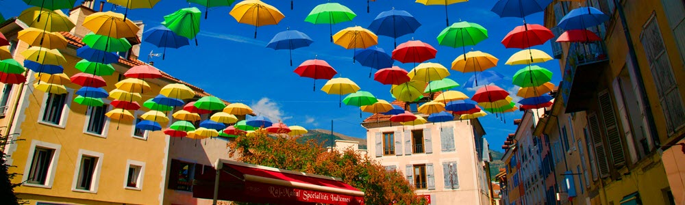 How AOGA Works Selling Art, Jewelry, Pottery And More